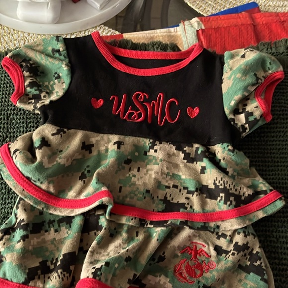 9-12 month onesie - Picture 1 of 5